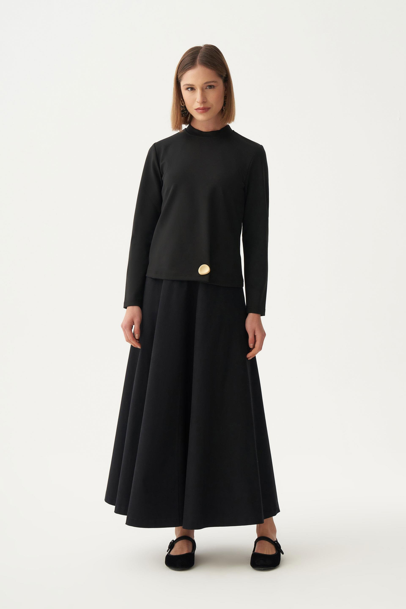 Siyah-Gold Düğmeli Pileli Şık Bluz