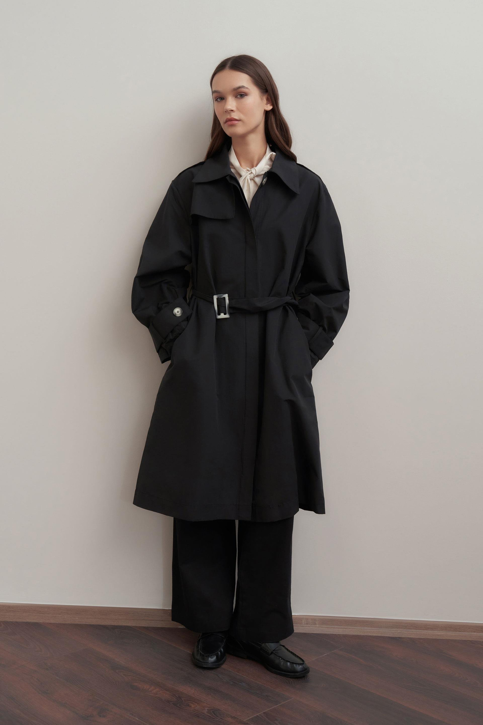 Schwarz-Epauletten an den Schultern