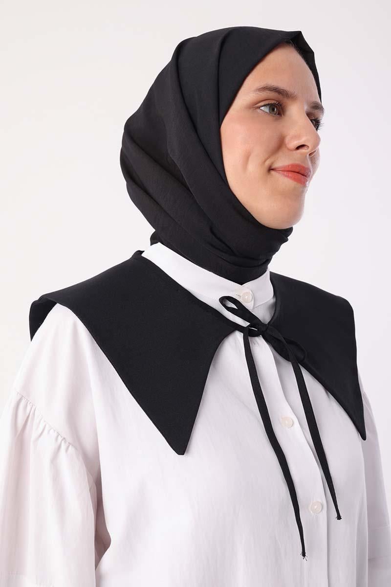 Black-Removable Collar