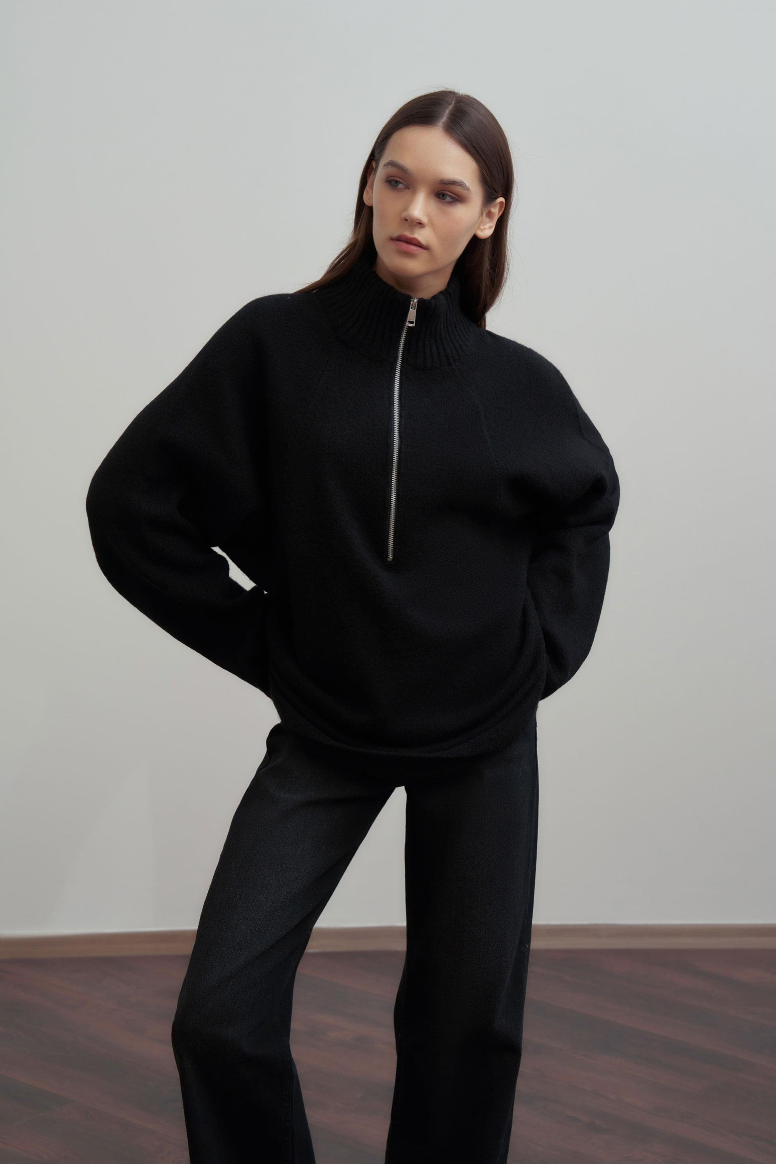 Siyah-Yarım Fermuarlı Kazak