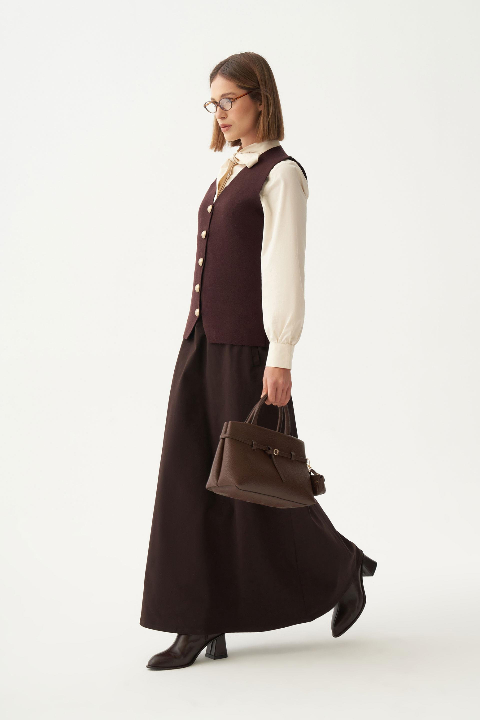 Acı Kahve-Dügmeli V Yaka Triko Hırka