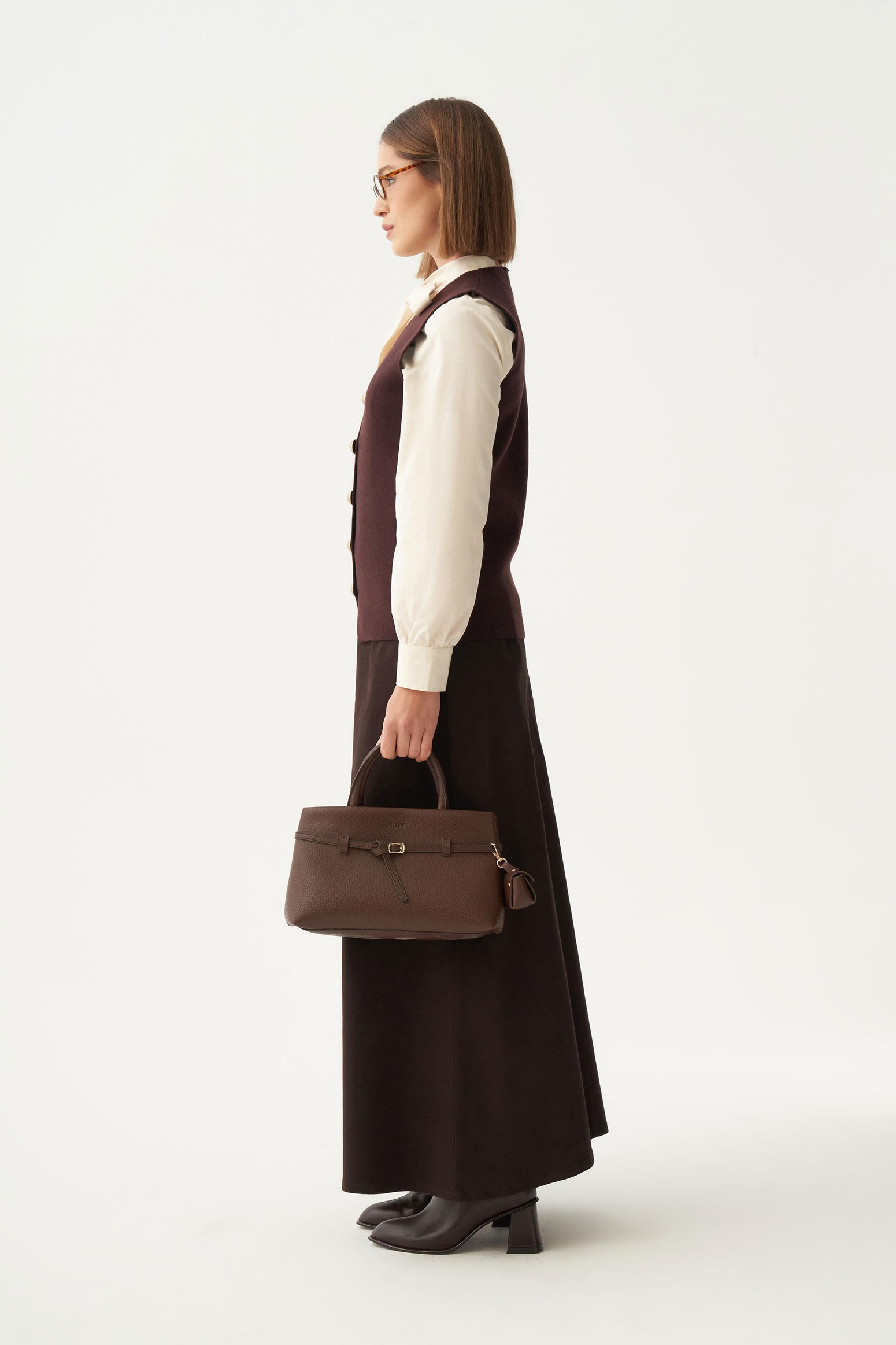 Acı Kahve-Dügmeli V Yaka Triko Hırka