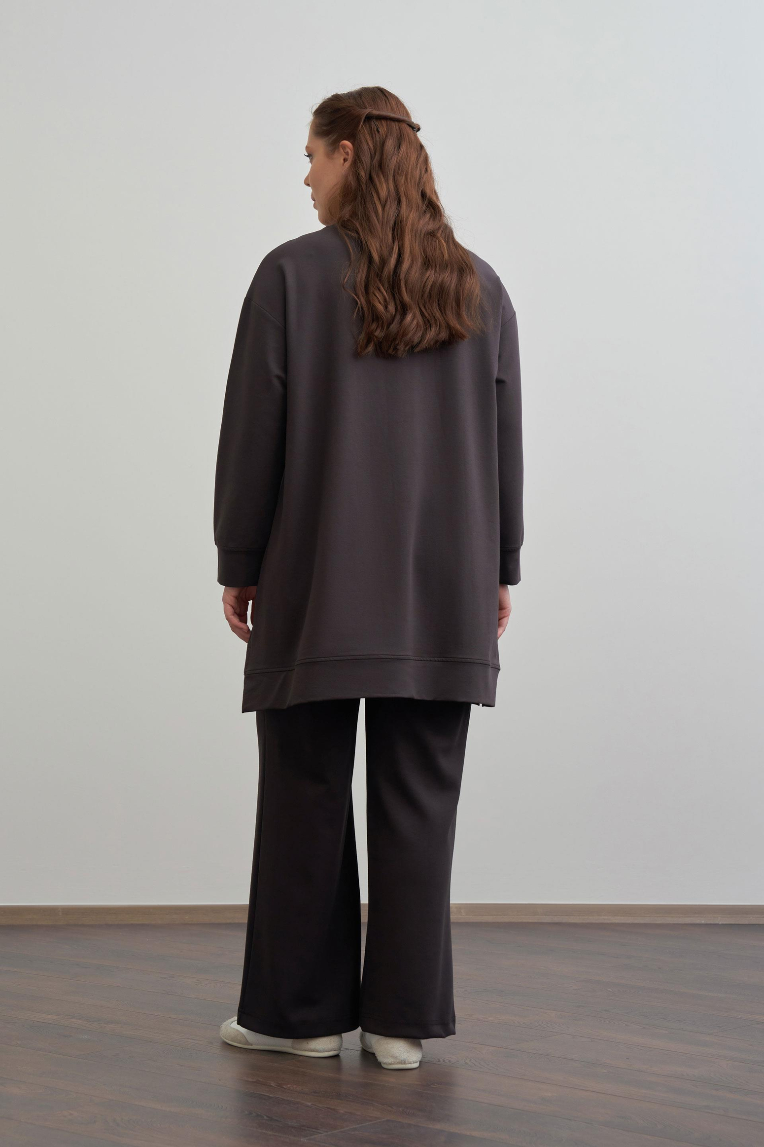 Acı Kahve-Yumuşak Dokulu Büyük Beden Nakışlı Sweatshirt