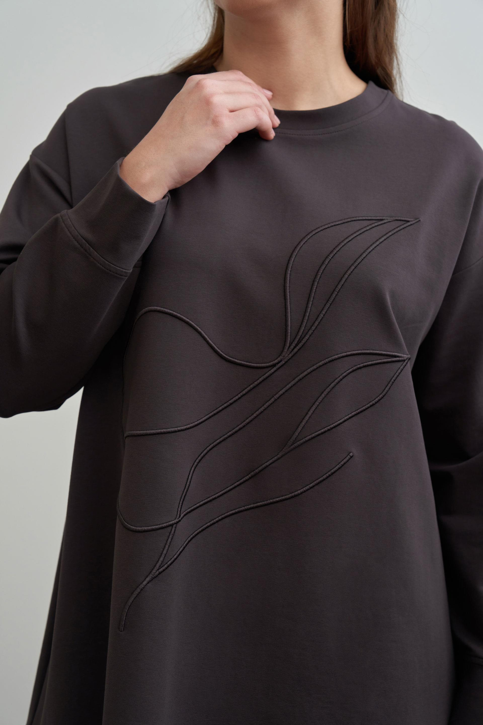 Acı Kahve-Yumuşak Dokulu Büyük Beden Nakışlı Sweatshirt