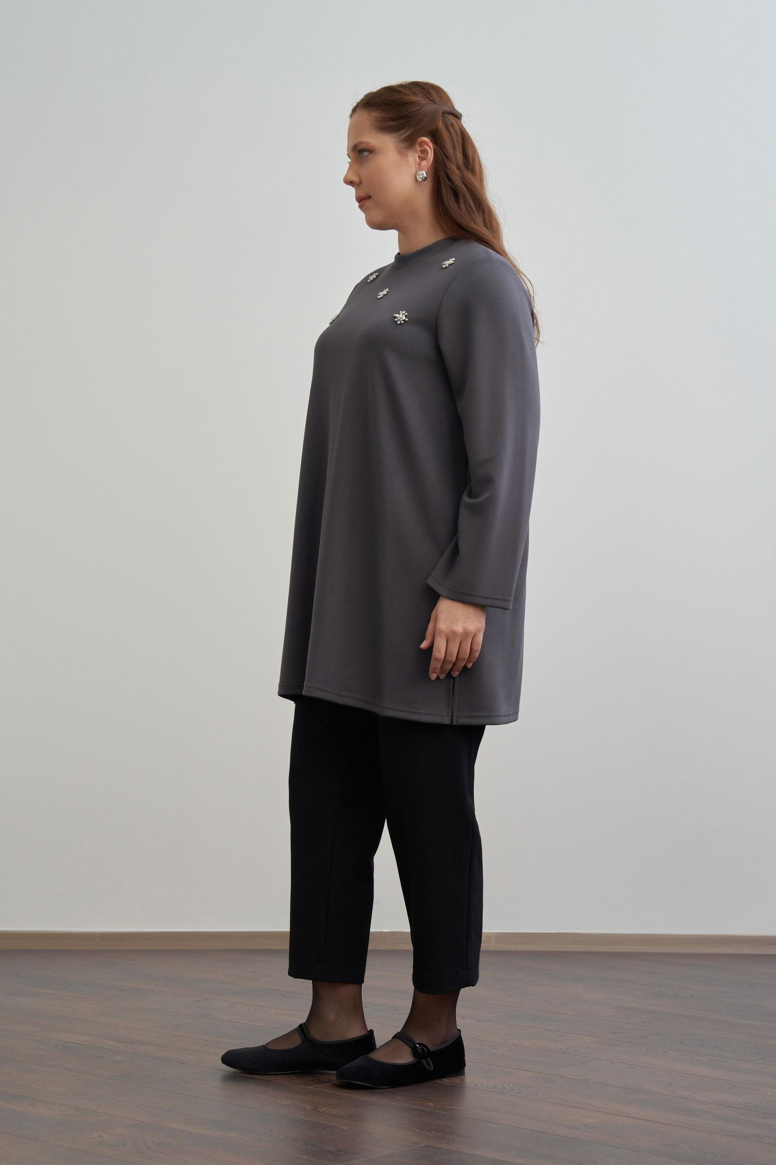 Antrasit-İnci İşlemeli Tunik