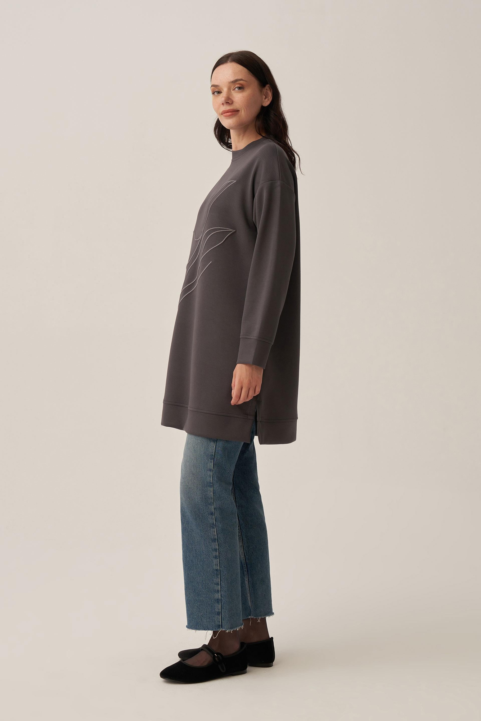 Antrasit-Yumuşak Dokulu Nakışlı  Sweatshirt