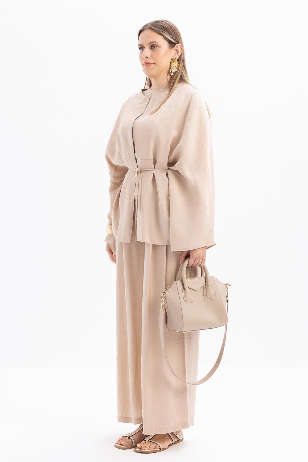 Beige-Kimono mit Bindegürtel