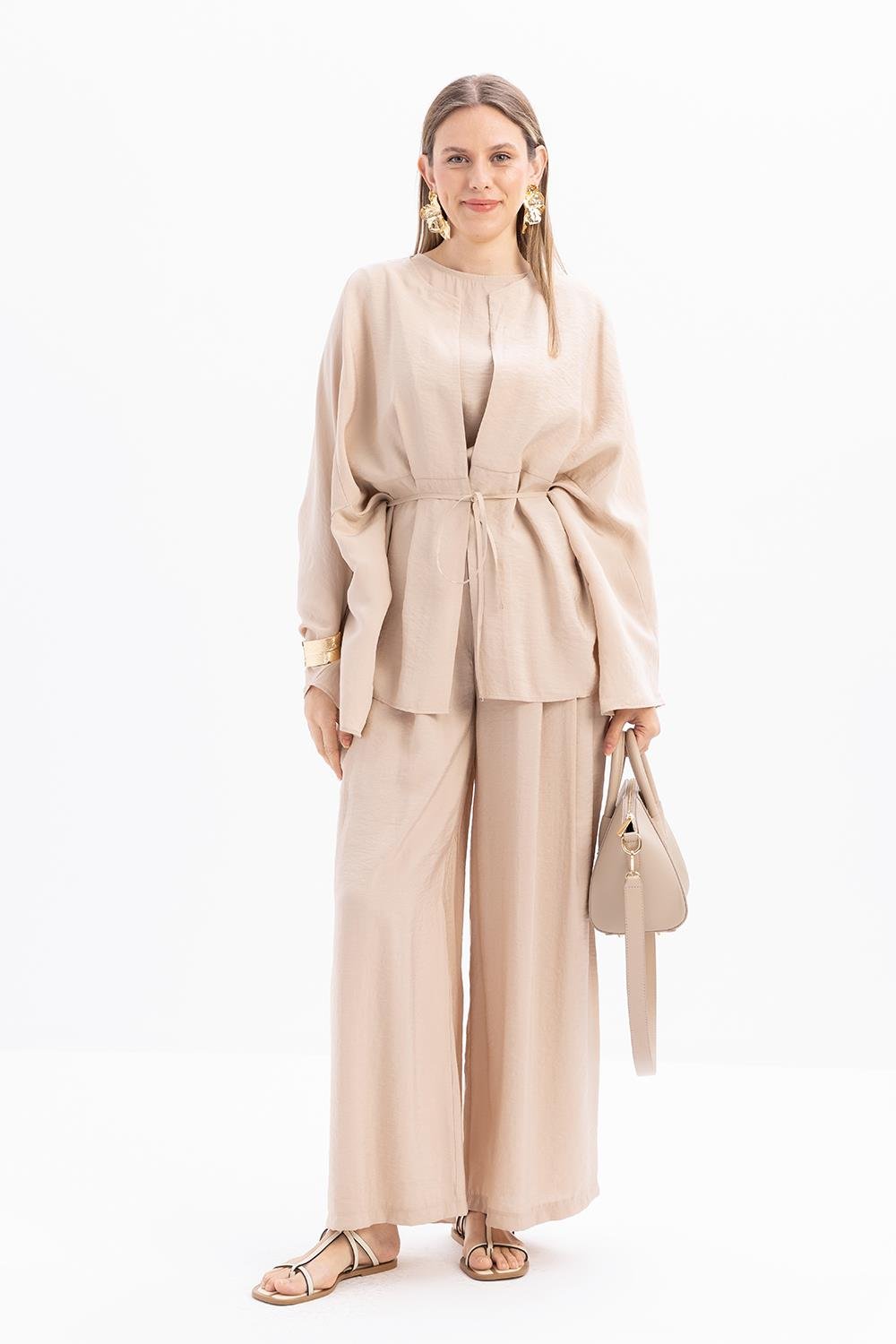 Beige-Kimono mit Bindegürtel