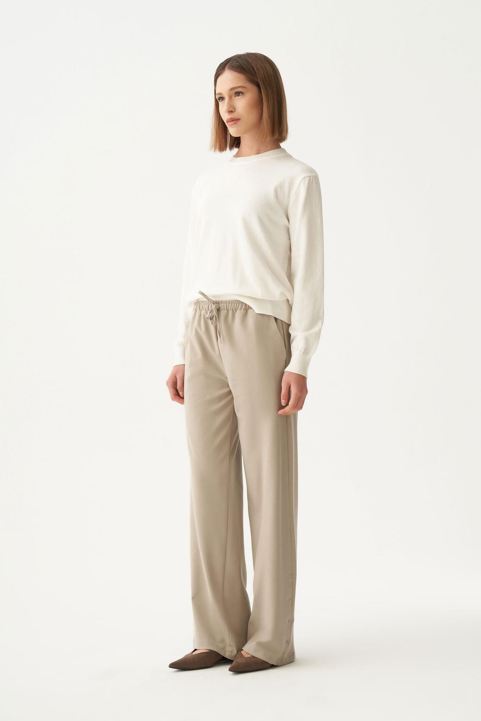 Bej-Beli Lastikli Rahat Kalıp Polyviscon Pantolon