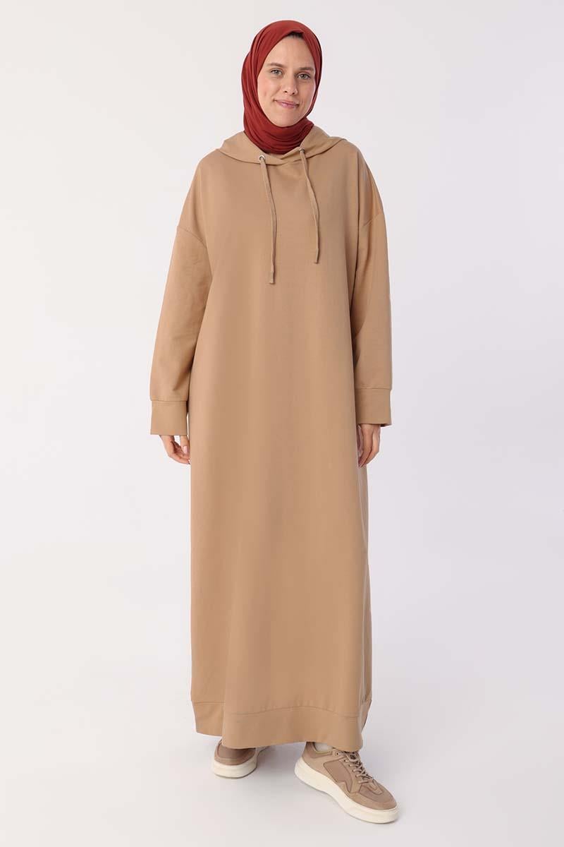 Robe tricotée basique à capuche beige grande taille