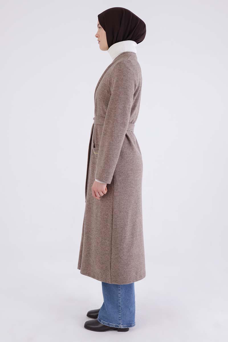 Cardigan long beige à ceinture et poches