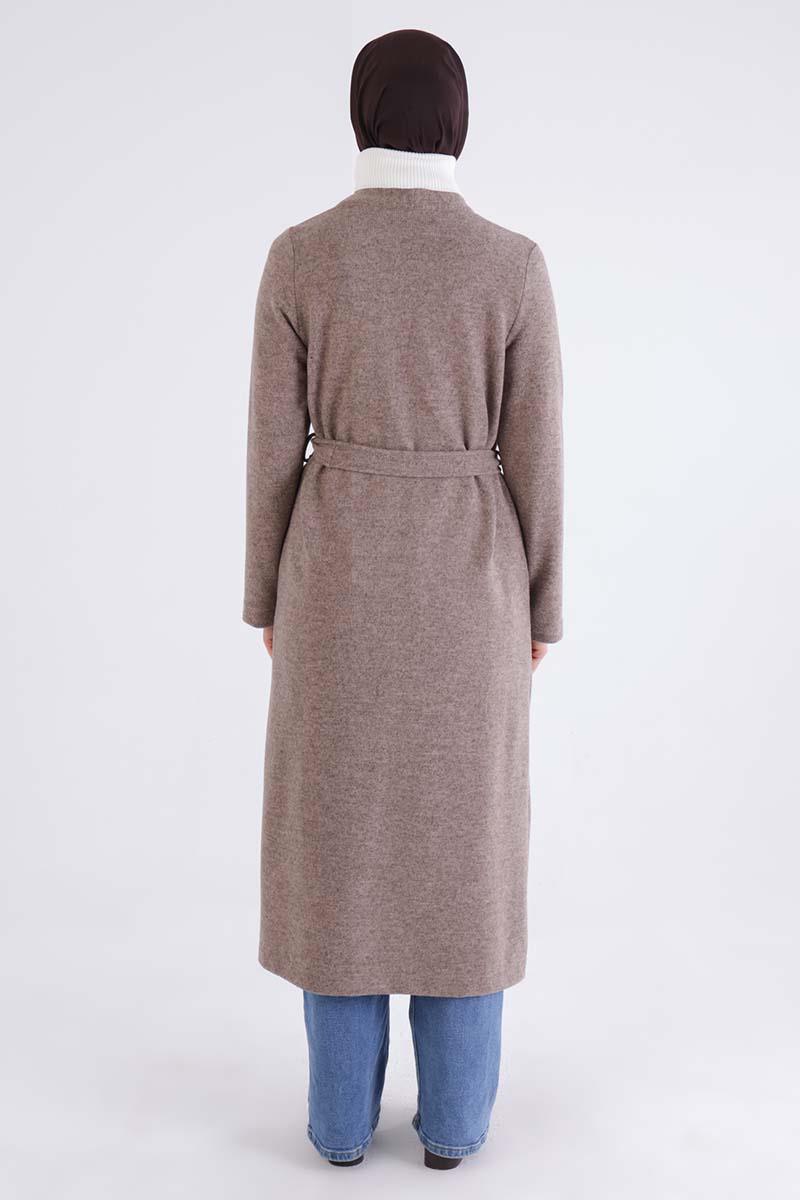 Cardigan long beige à ceinture et poches