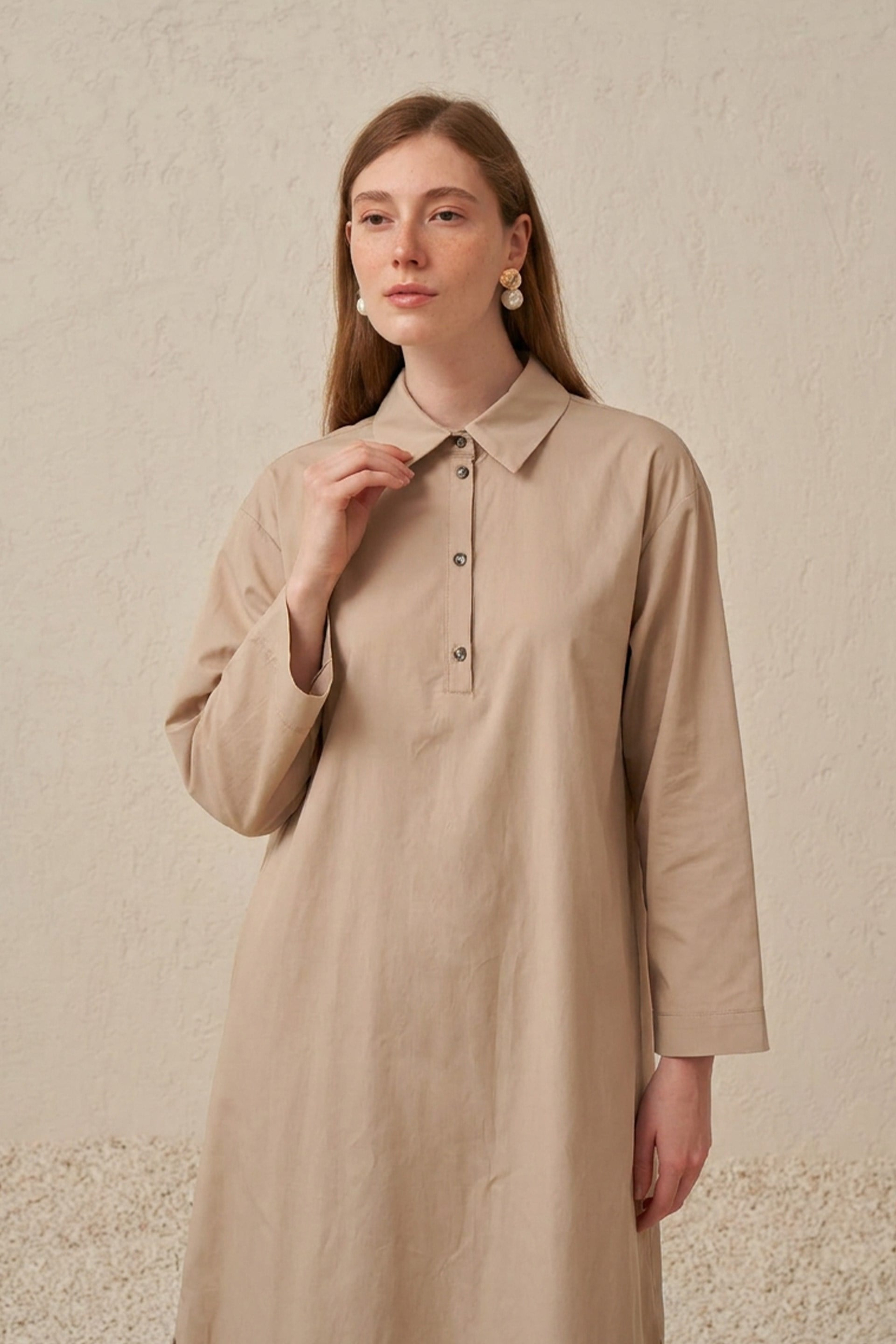 Bej-Düğme Detaylı Poplin Tunik