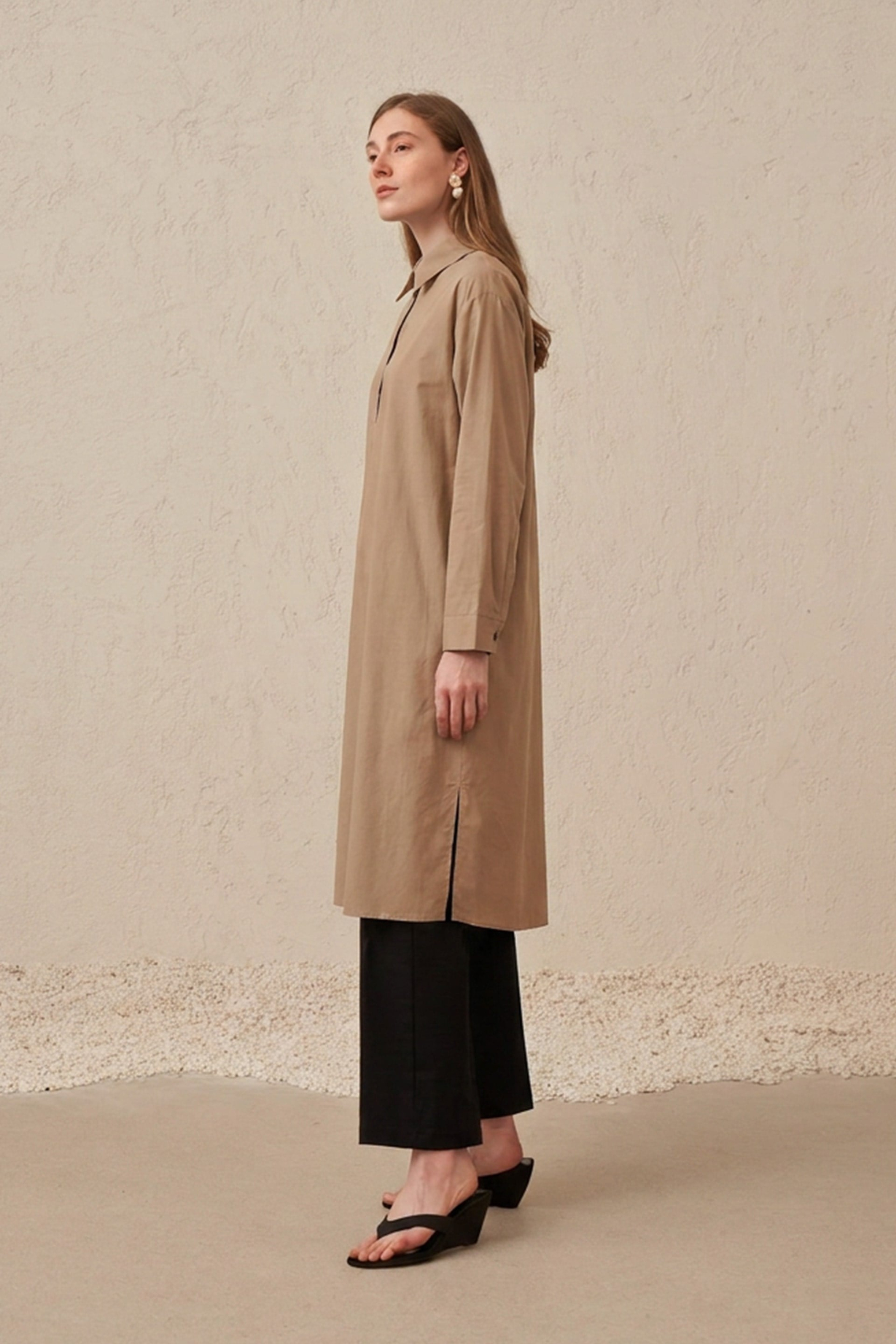 Bej-Düğme Detaylı Poplin Tunik
