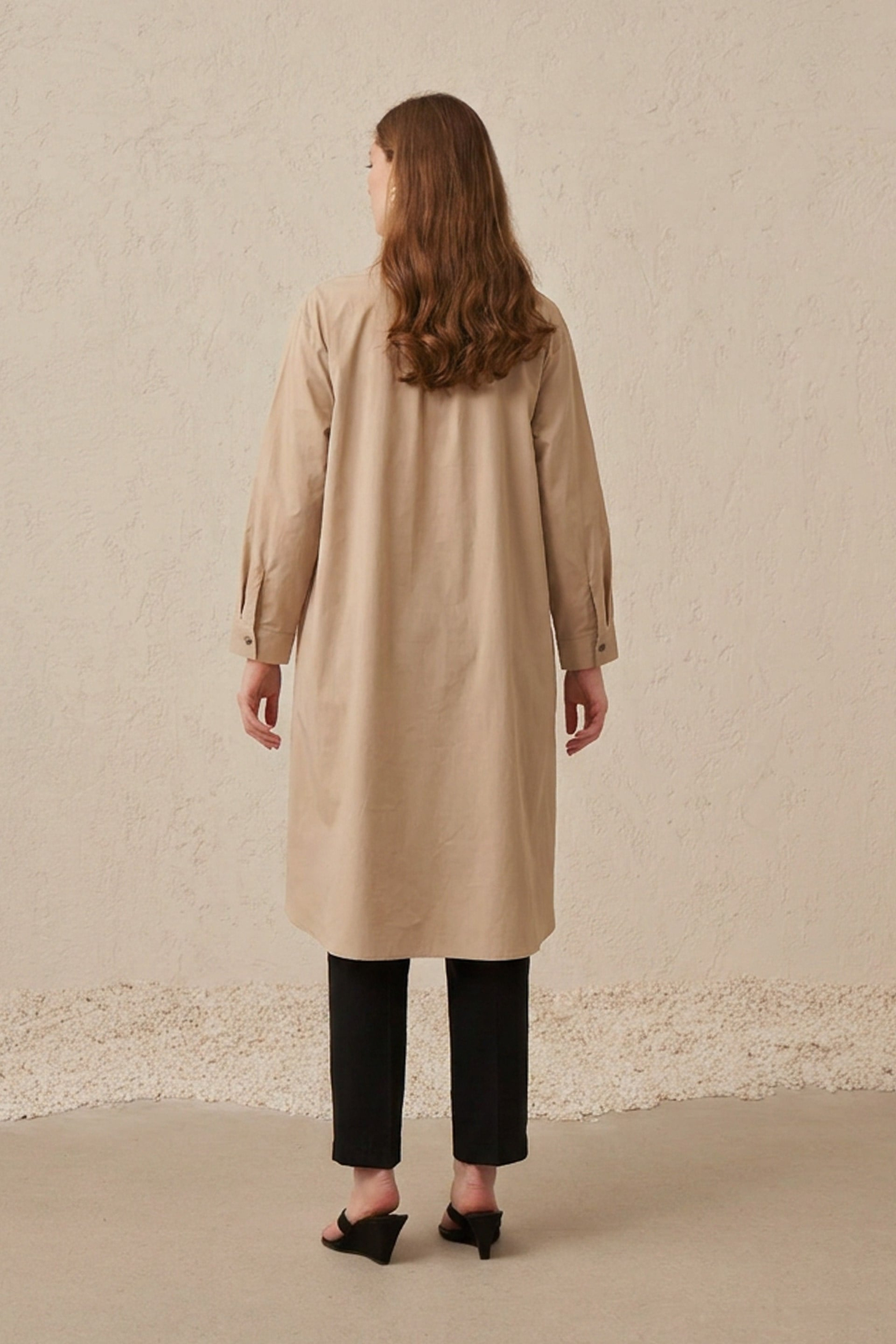 Bej-Düğme Detaylı Poplin Tunik