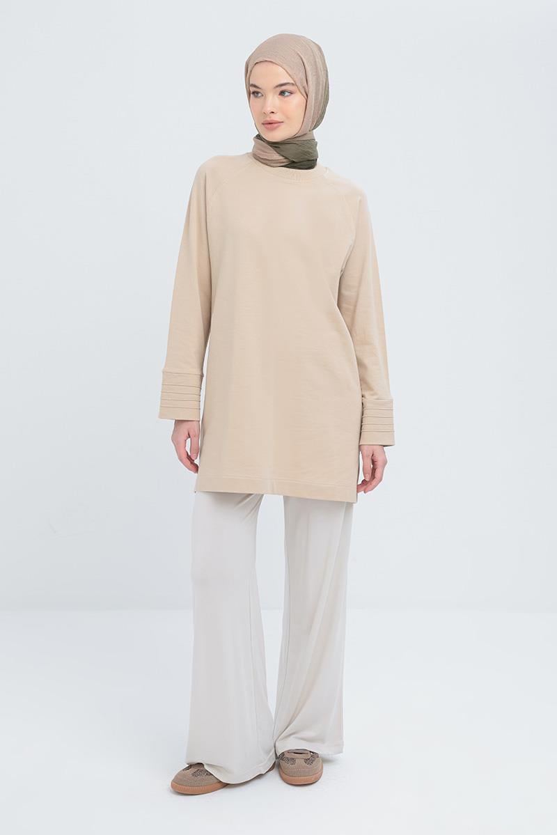 Bej-Manşeti Nervür Detaylı Yırtmaçlı Tunik