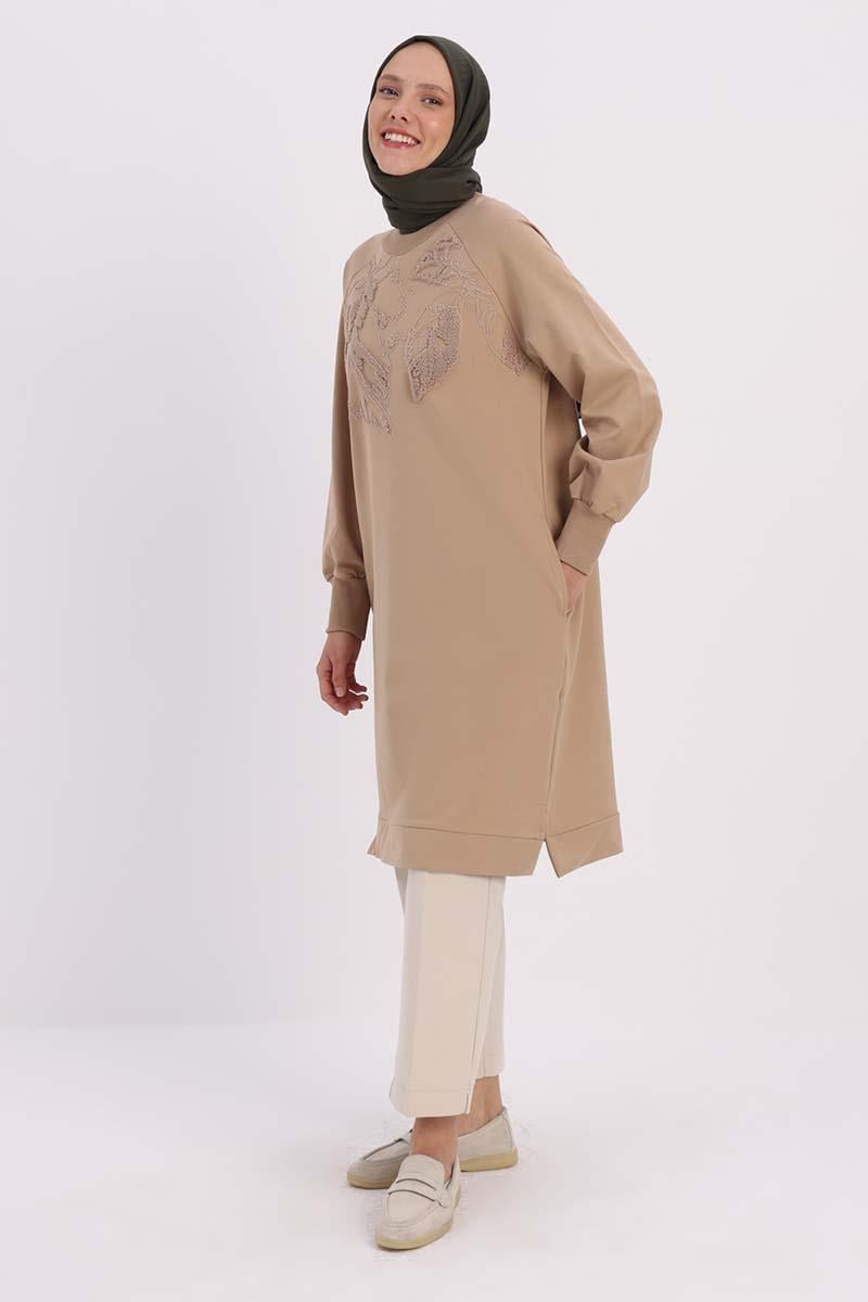 Bej-NAKIŞLI PİLİKAŞELİ SWEAT TUNİK