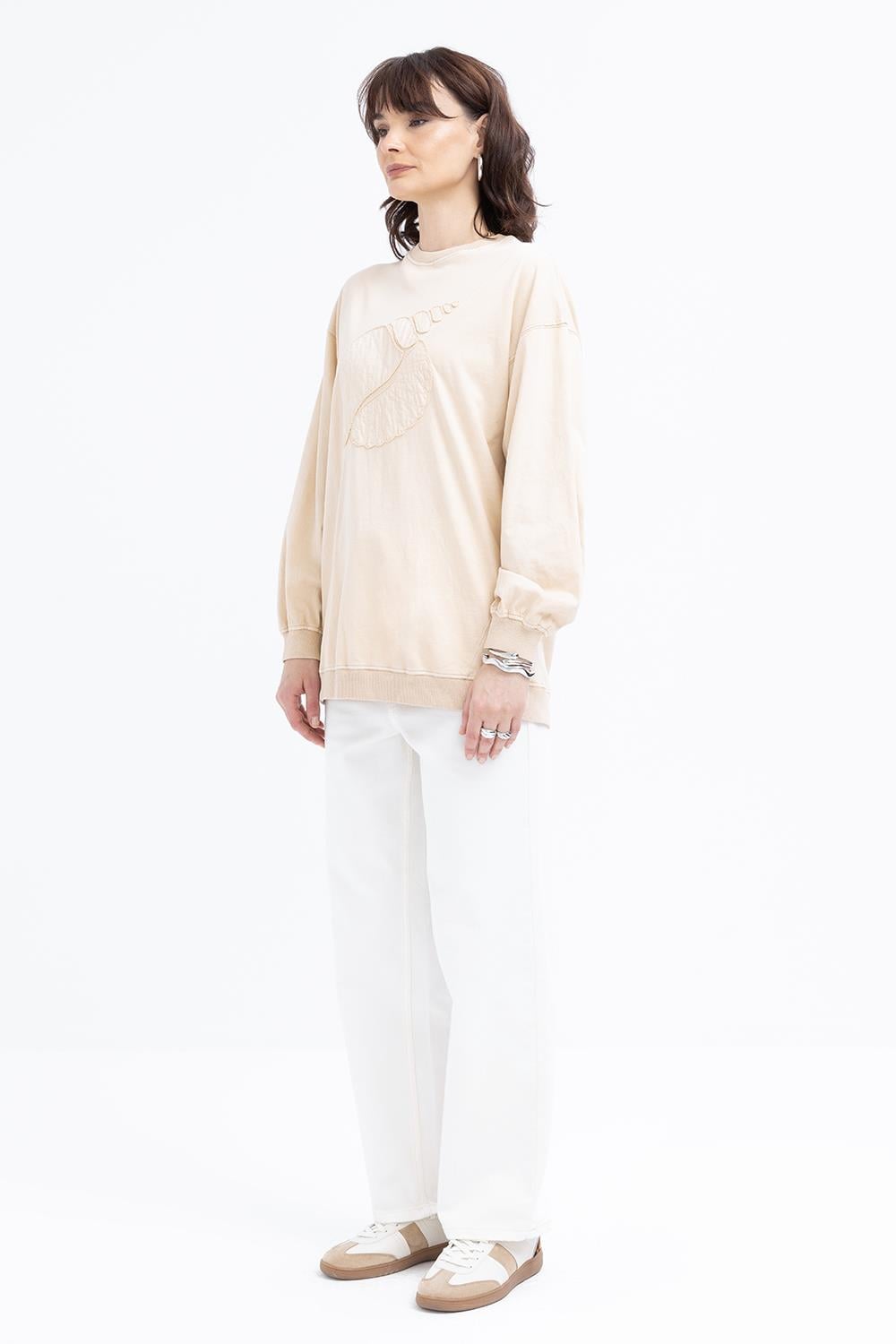 Bej-Önü Nakış Detaylı Sweatshirt
