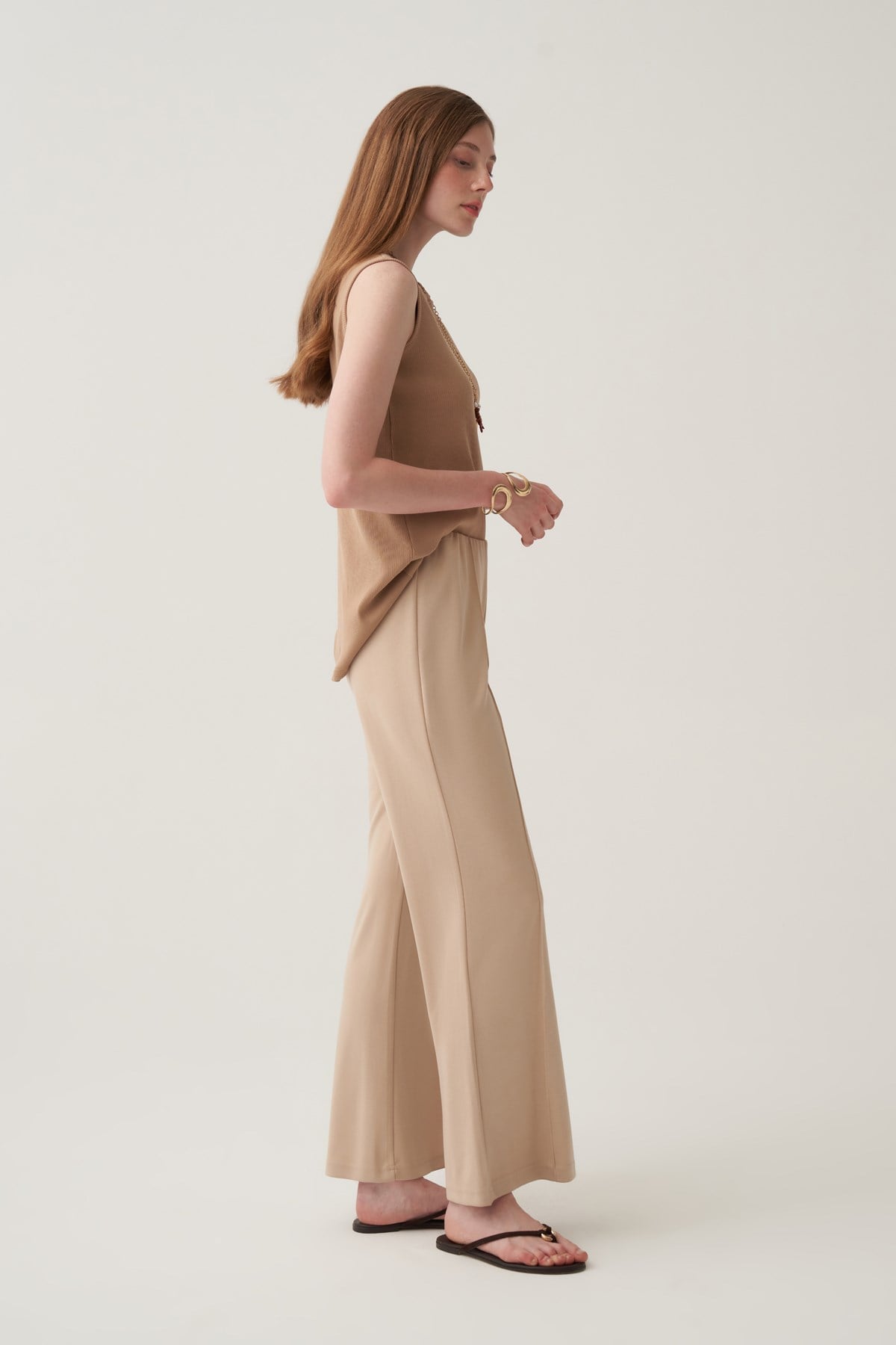 Beige-Pantalon à jambes larges avec pli marqué