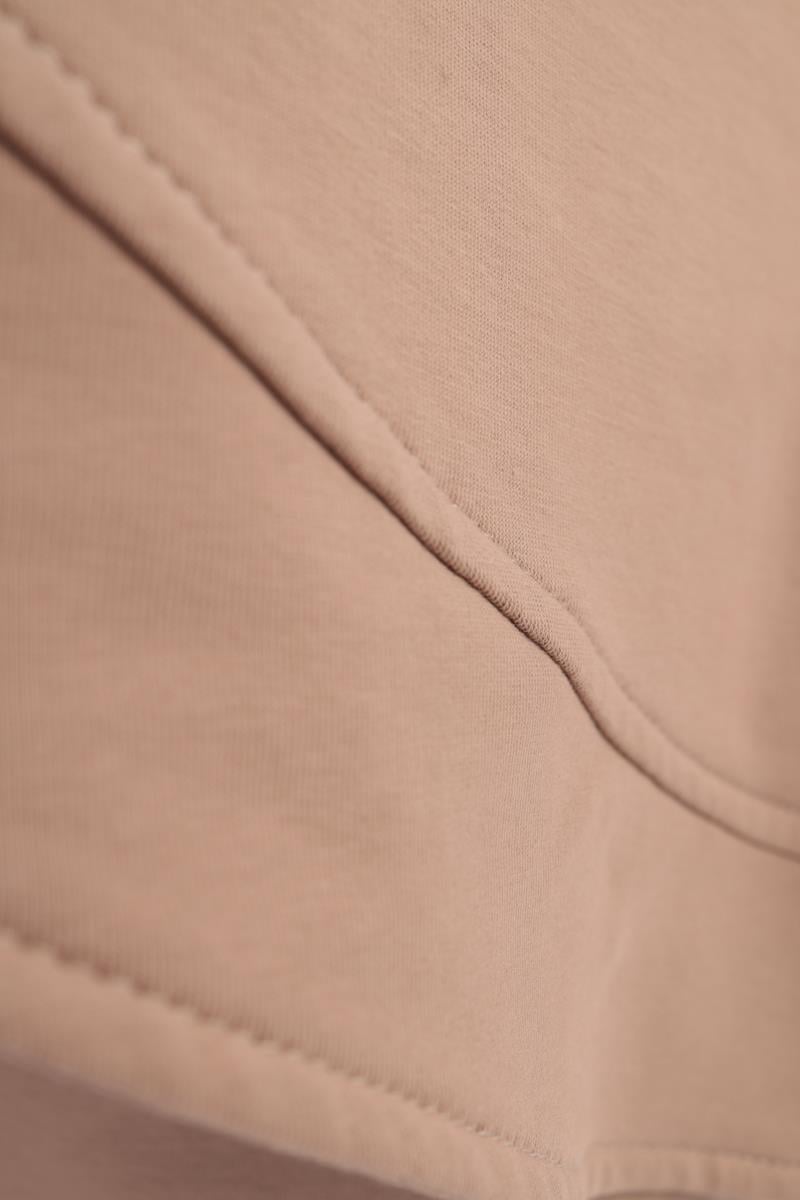 طقم بدلة رياضية بجيب بسحاب جانبي باللون البيج