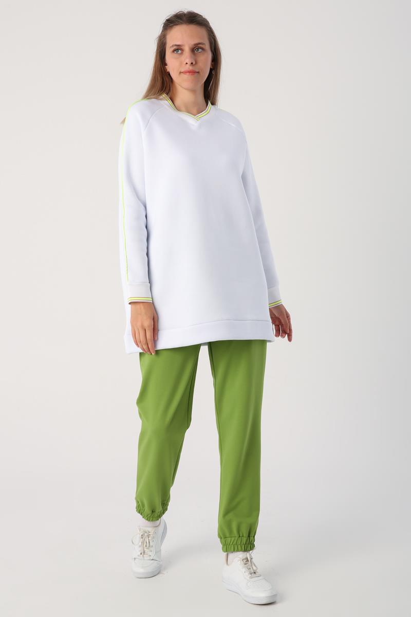 Beyaz-Oversize Neon Detaylı Arkası Baskılı Şardonlu Sweatshirt