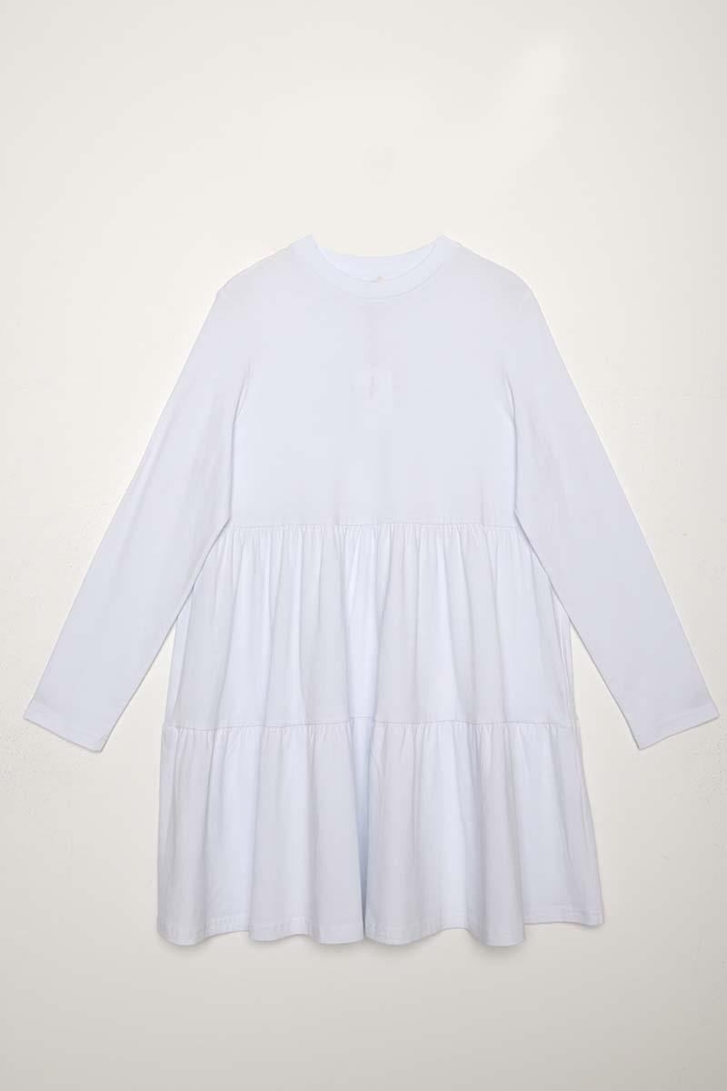 سترة من القطن الأبيض المجمعة