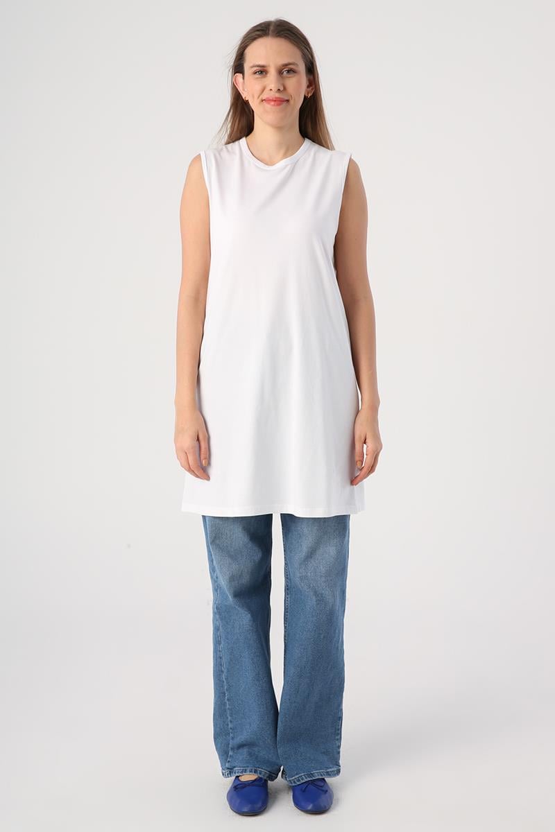 Tunique sans manches à passepoil et col en coton blanc