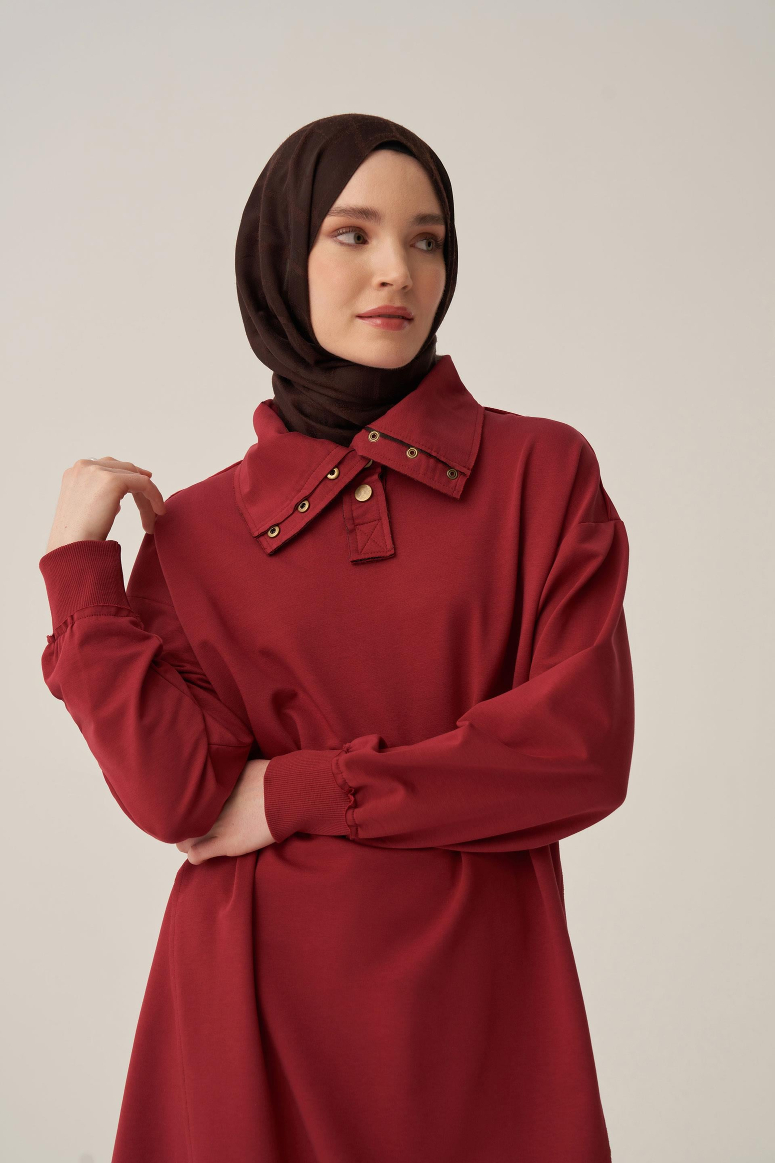 Bordo-Yarım Patlı Yırtmaçlı Keten Tunik