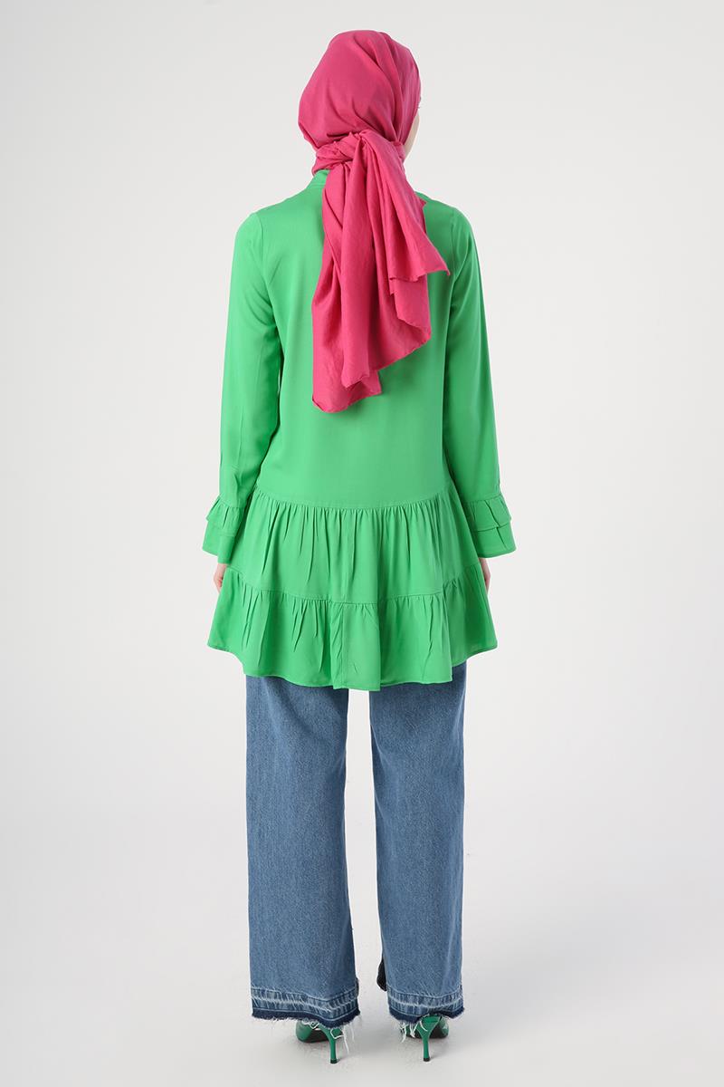 Tunique à manches volantées et col demi-patte de fabrication vert herbe