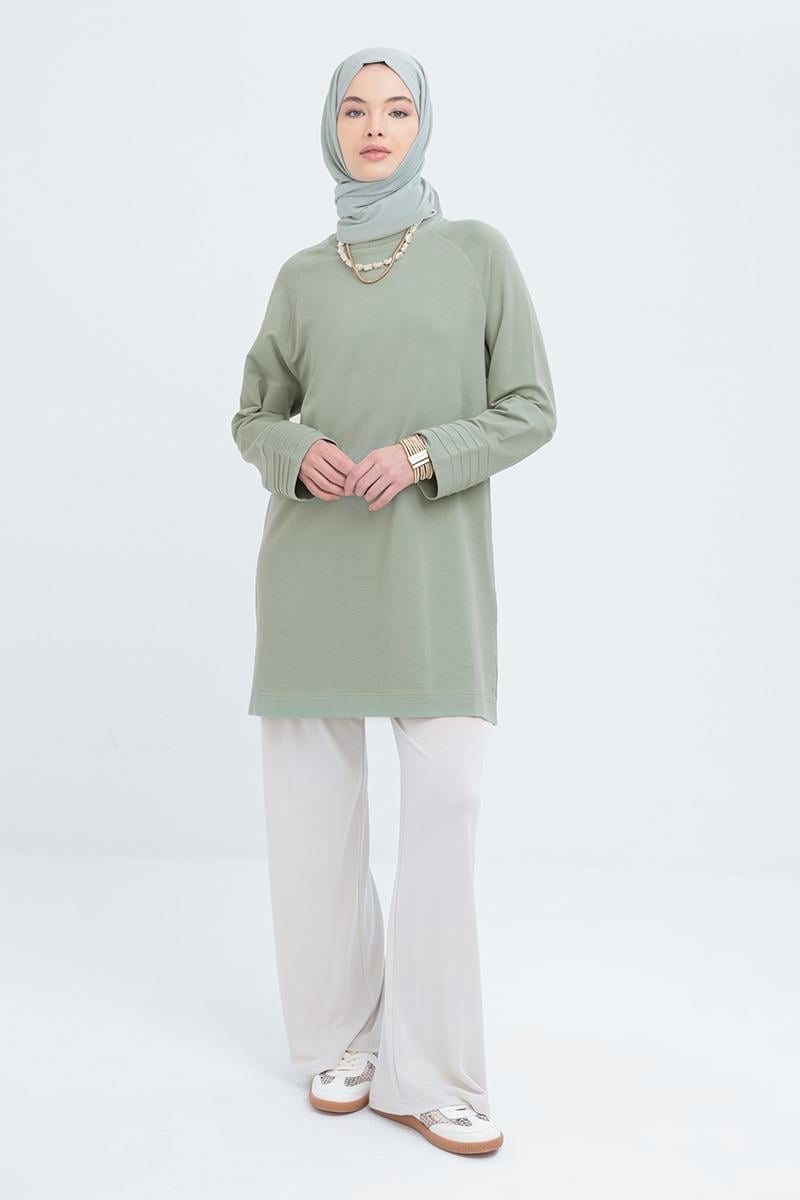 Defne-Manşeti Nervür Detaylı Yırtmaçlı Tunik