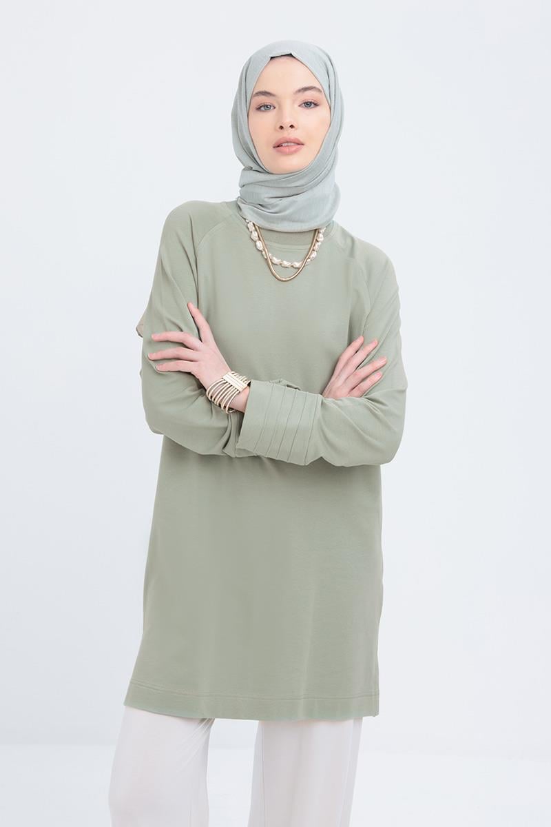 Defne-Manşeti Nervür Detaylı Yırtmaçlı Tunik