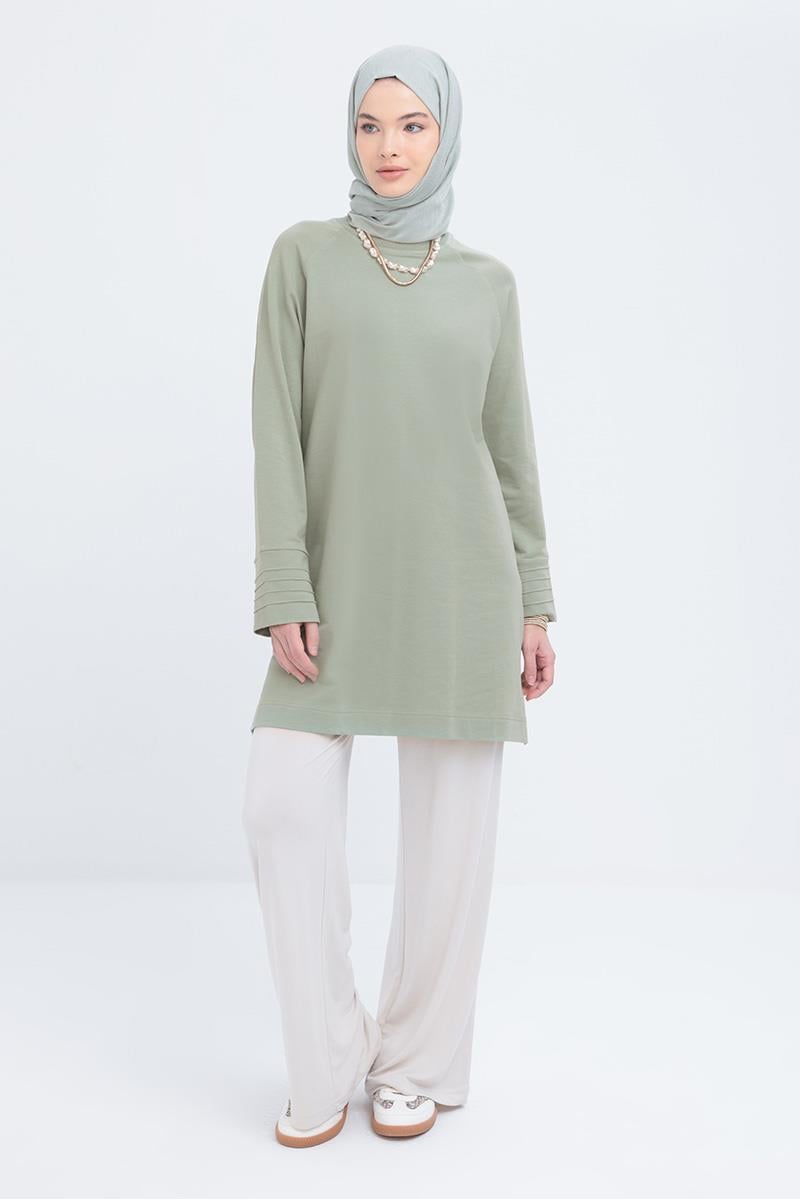 Defne-Manşeti Nervür Detaylı Yırtmaçlı Tunik