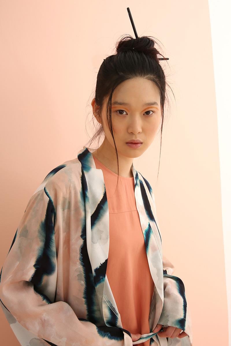 Ecru-Marineblau gemusterter Kimono