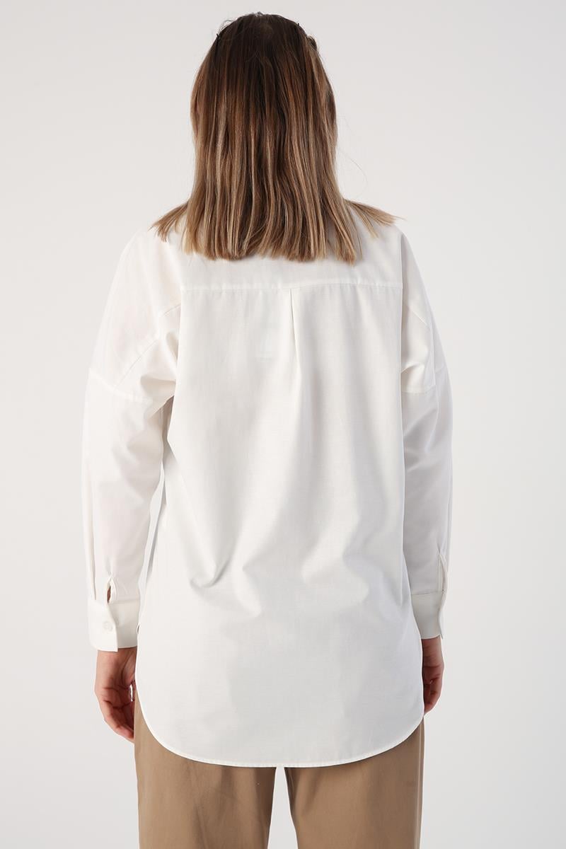 القميص الأساسي ذو اللون البني الفاتح