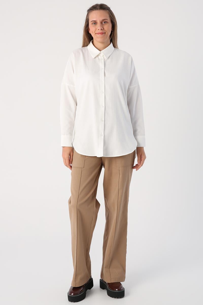 القميص الأساسي ذو اللون البني الفاتح