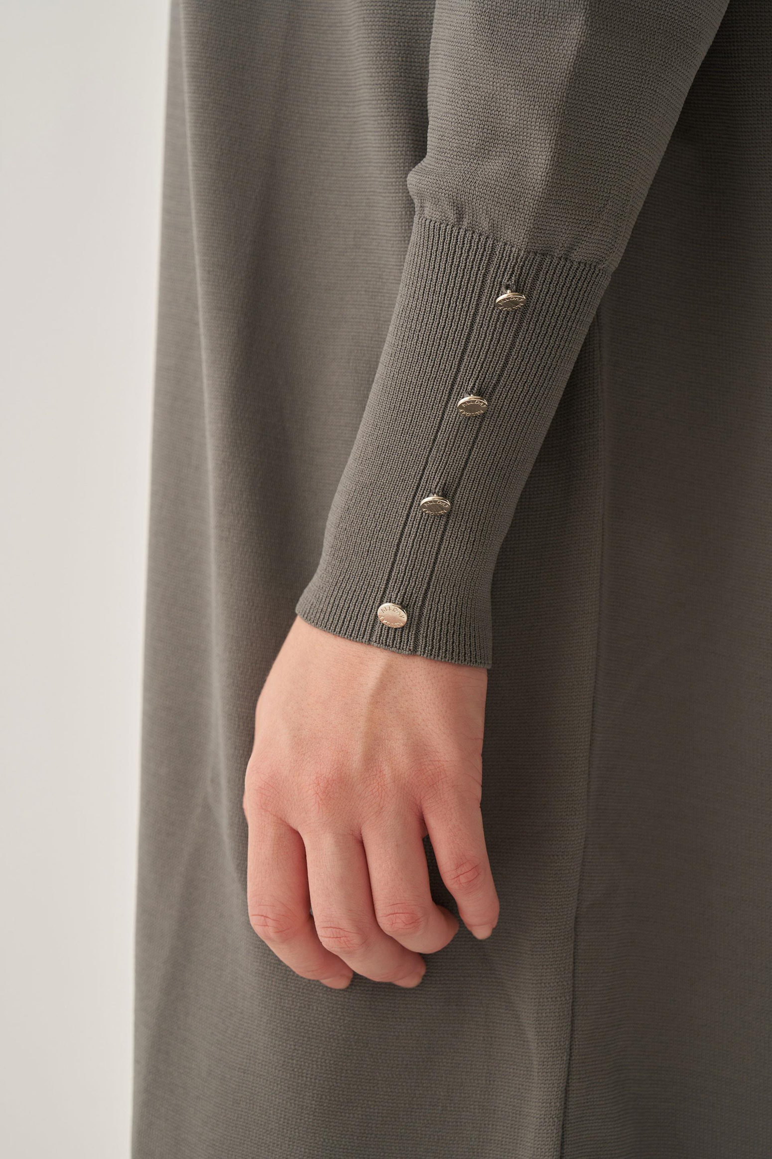 سترة مدخنة بأزرار