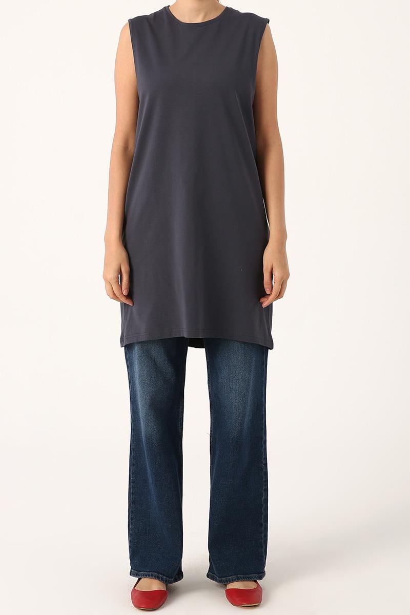 Ärmellose Tunika mit Kragenpaspelierung aus geräucherter Baumwolle