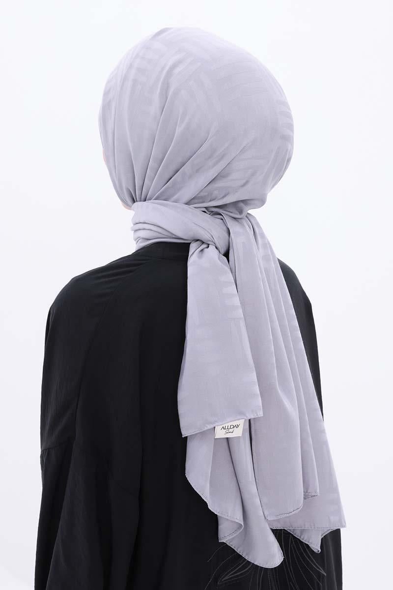 Silbergemusterter Jacquard-Schal