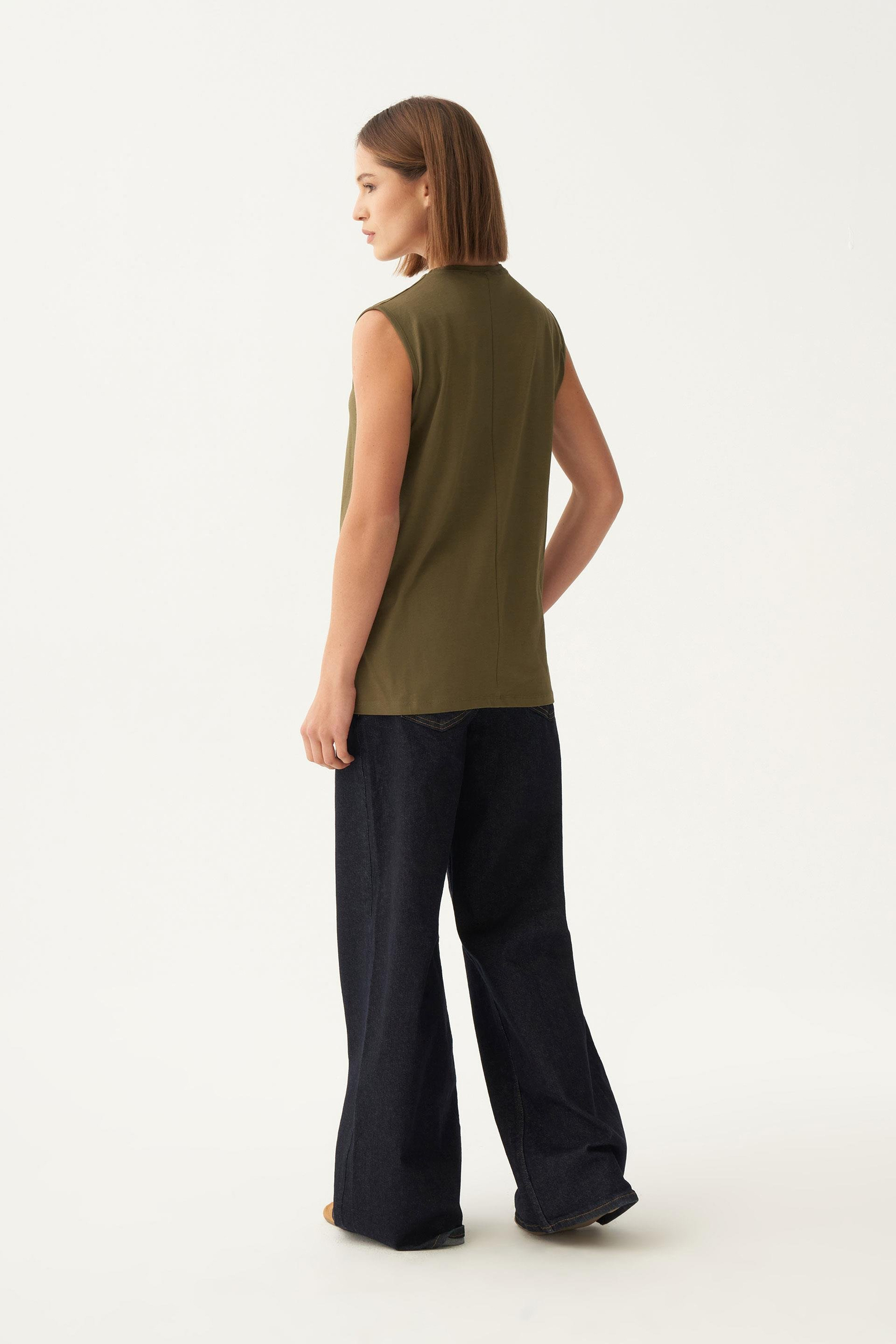 Haki-Bisiklet Yaka Kolsuz Pamuklu T-Shirt