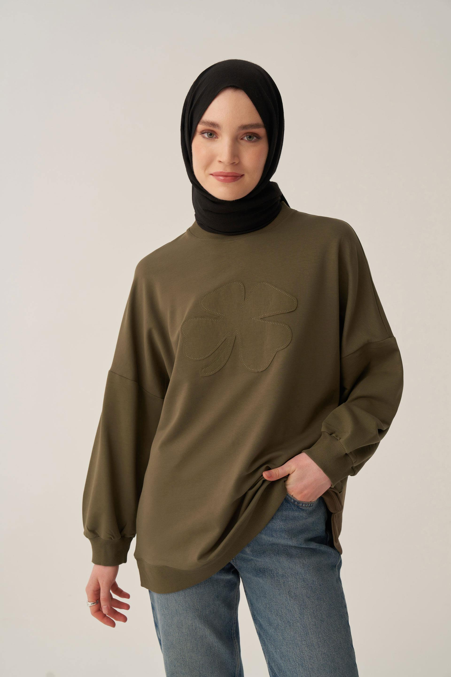 Haki-Pamuklu Aplikeli Sweatsirt