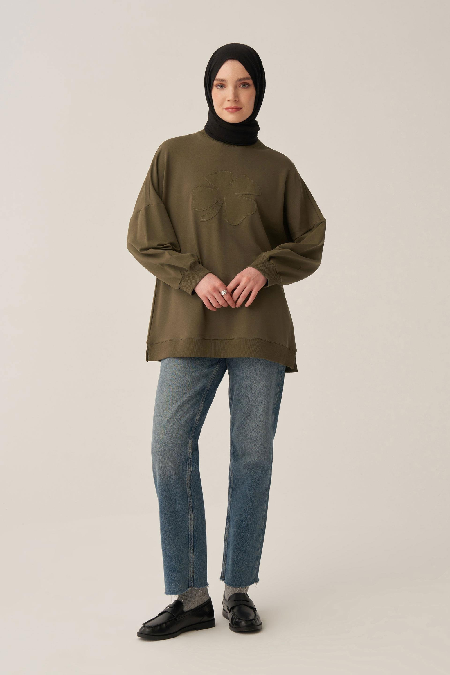 Haki-Pamuklu Aplikeli Sweatsirt