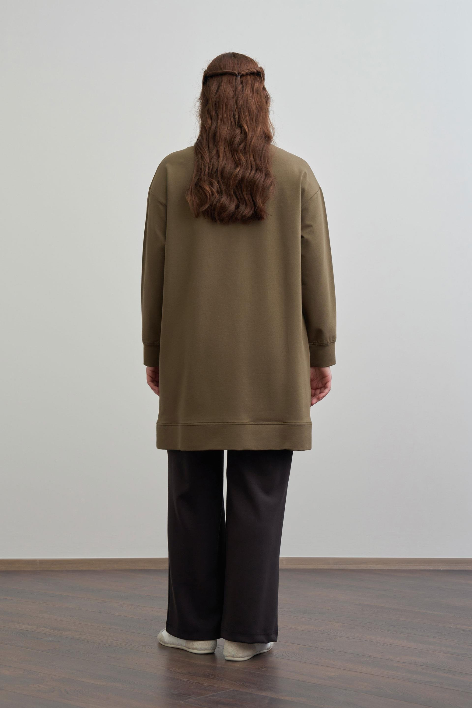 Haki-Yumuşak Dokulu Büyük Beden Nakışlı Sweatshirt