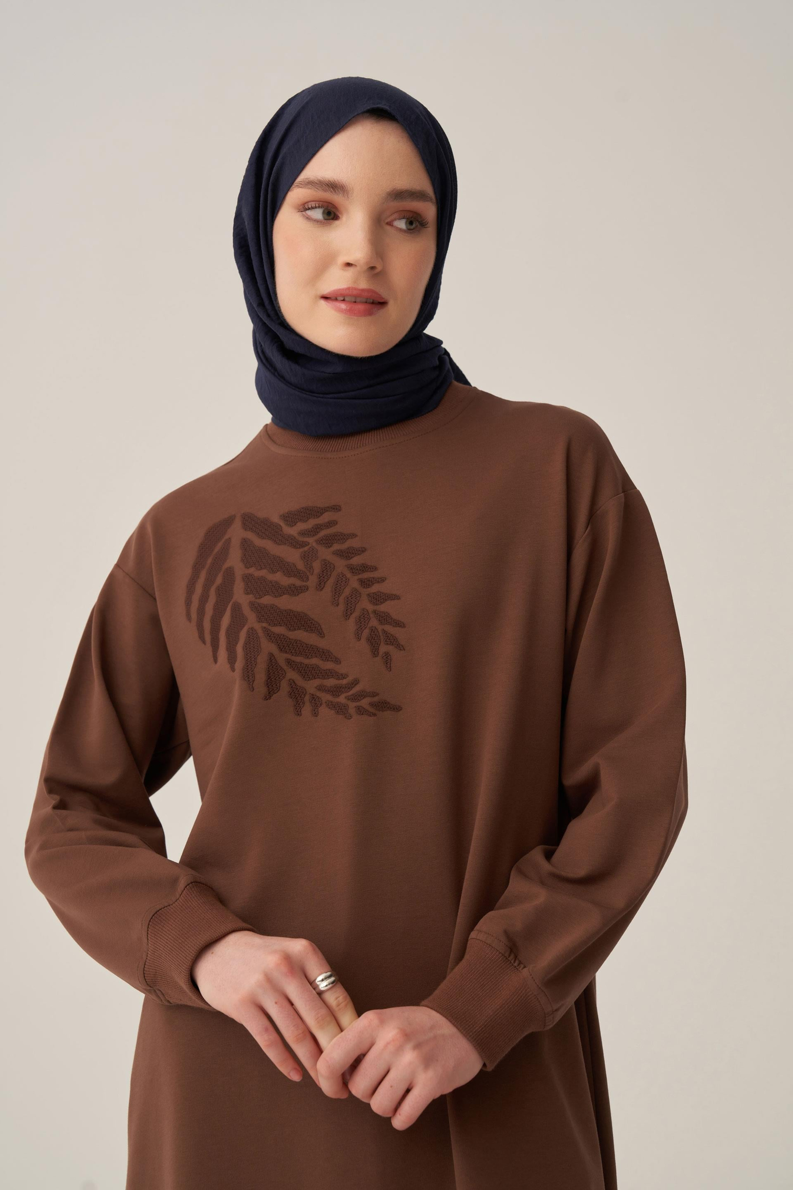 Kahve-Pamuklu Nakışlı Uzun Tunik