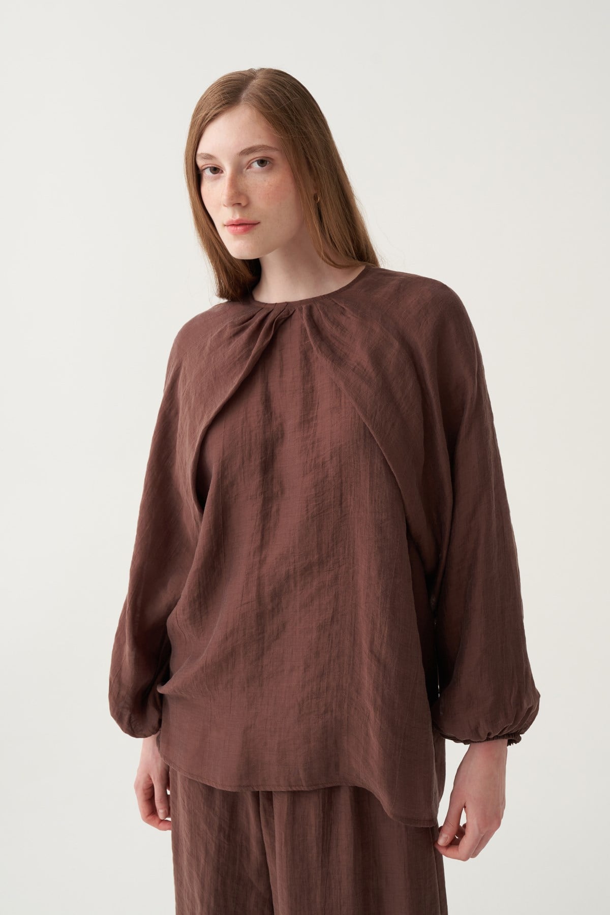 Kahve-Reglan Pelerin Detaylı Bluz