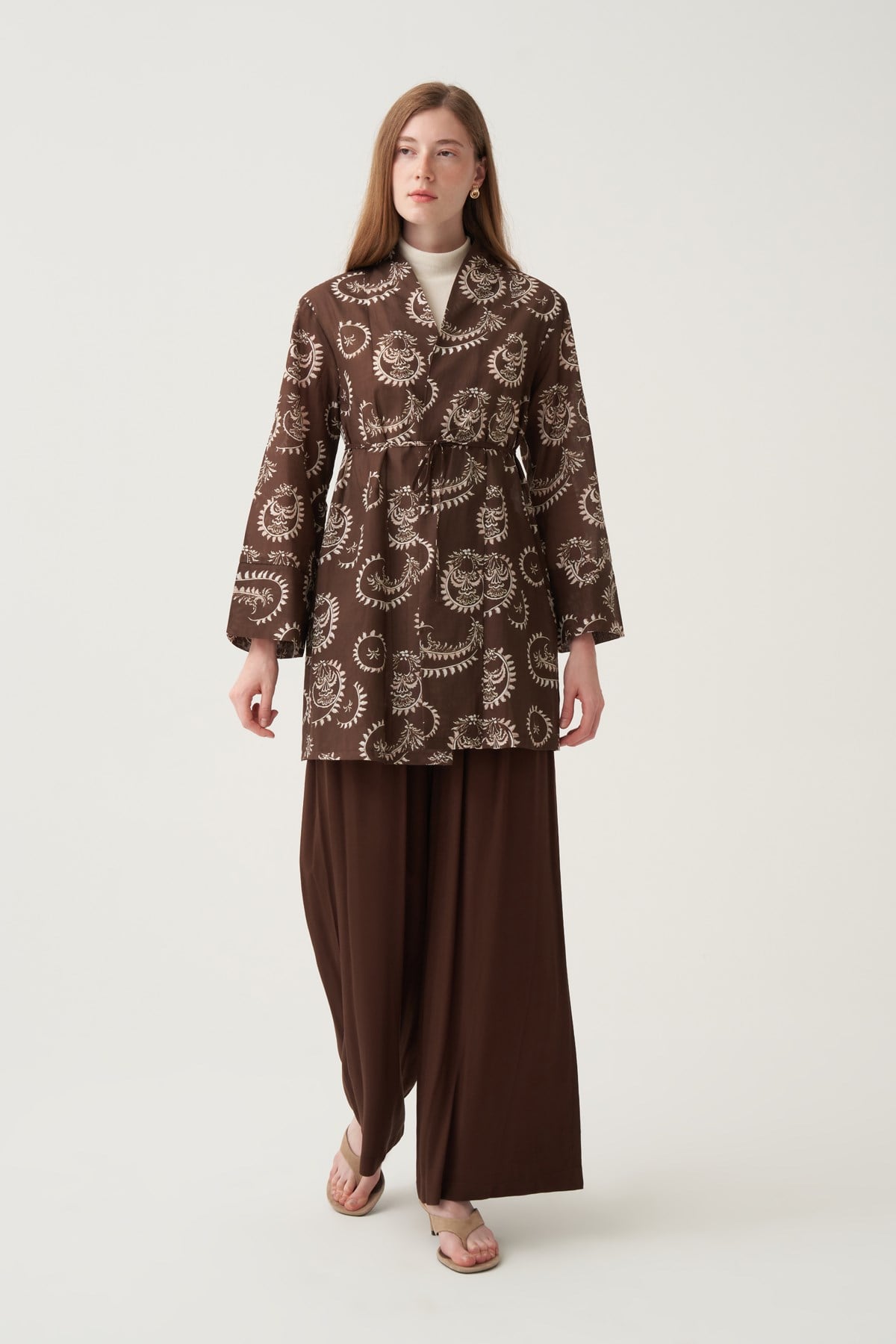 Kahve-Taş-Bağlama Detaylı Desenli Vual Kimono