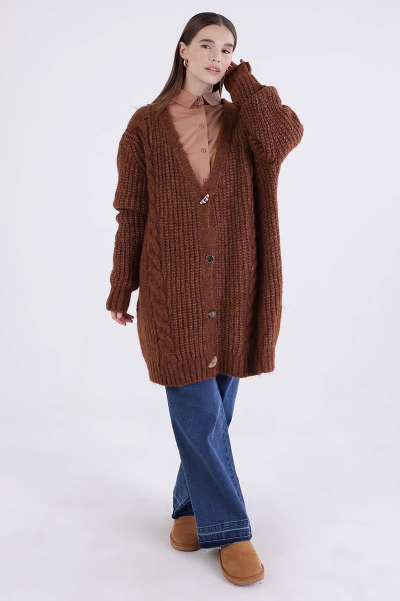 Braune, geknöpfte Strickjacke mit V-Ausschnitt