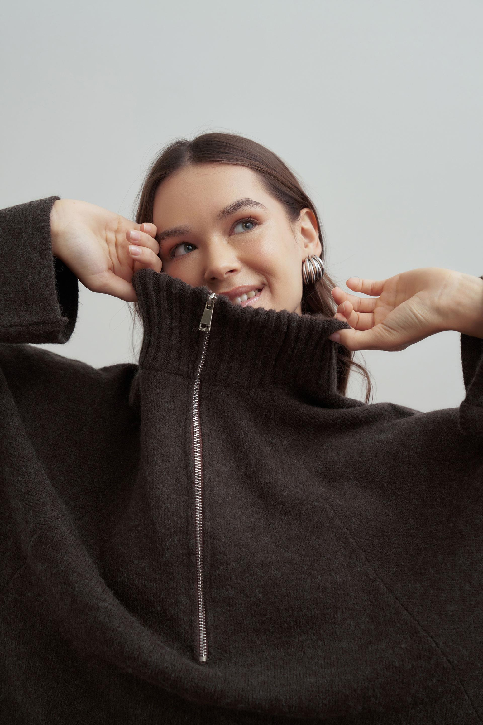 Kahve-Yarım Fermuarlı Kazak