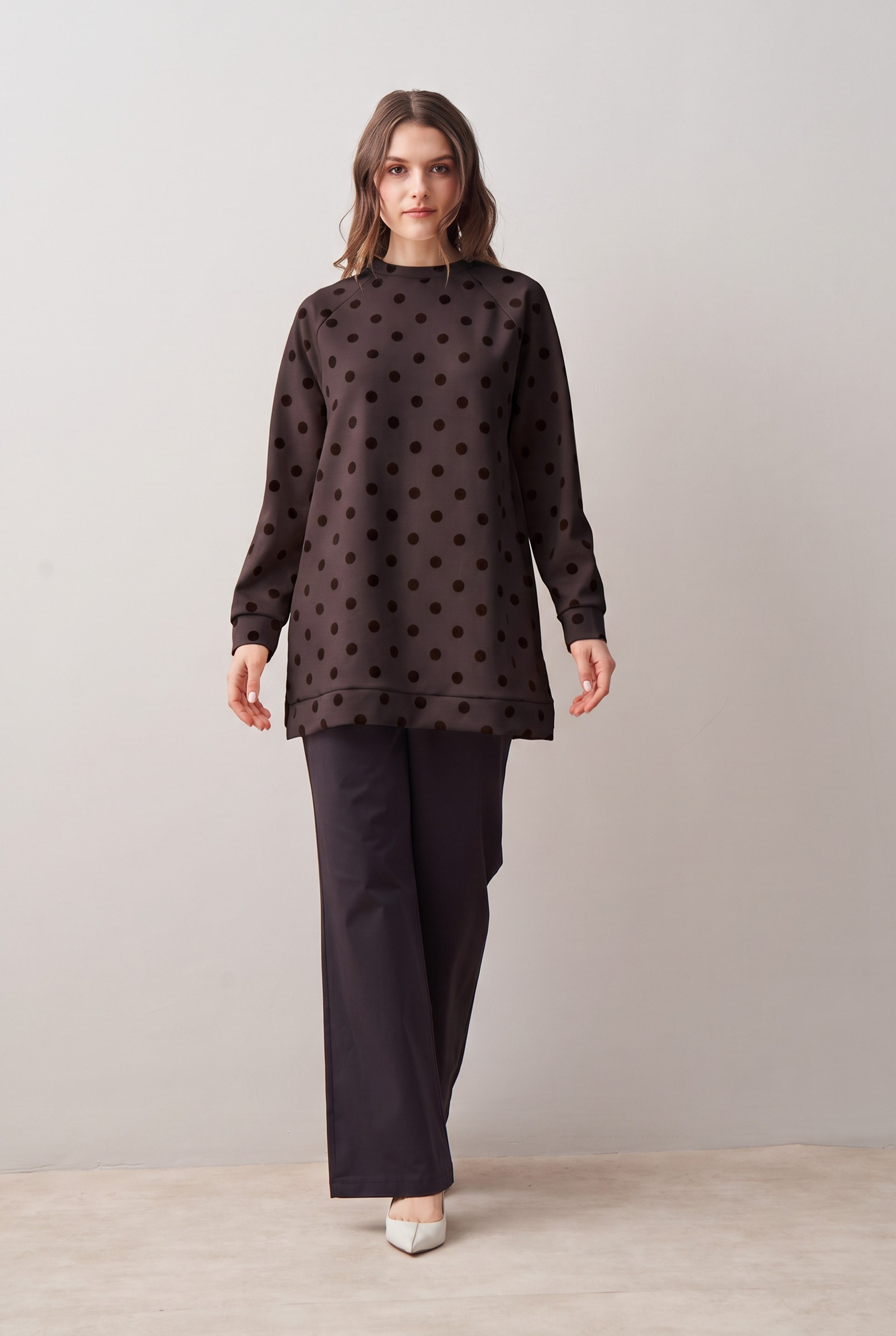 Kahve-Yumuşak Dokulu Puantiye Detaylı Sweat