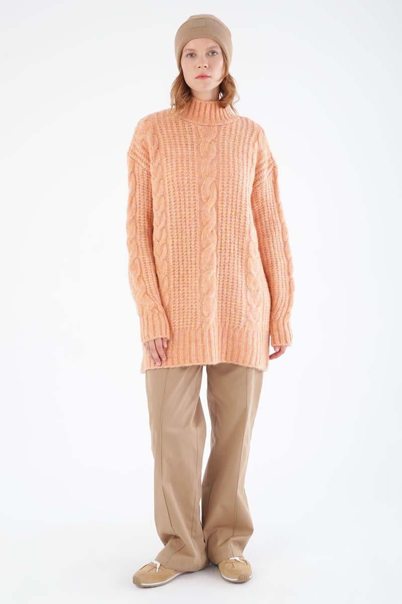 Melon-Braided Knitwear Sweater