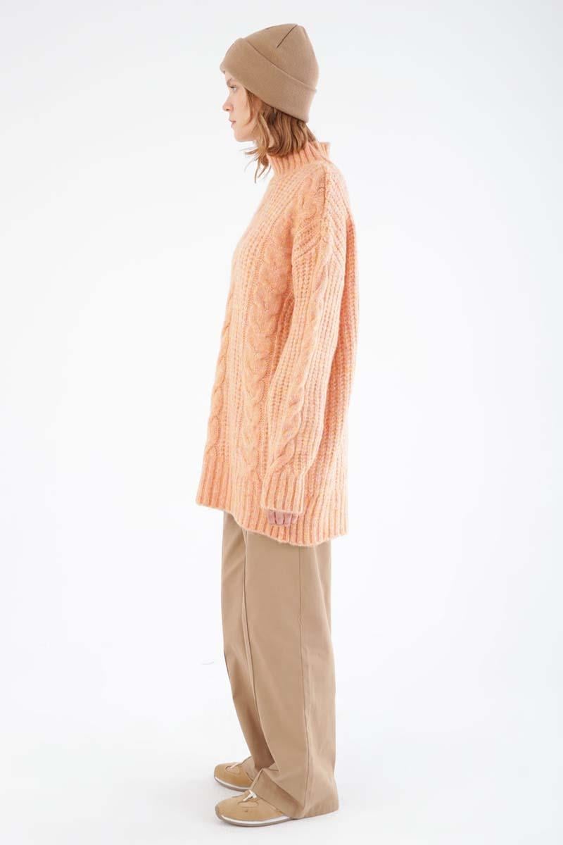 Melon-Braided Knitwear Sweater